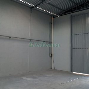 Pavilhão com 350m², no bairro Bela Vista em Caxias do Sul para Alugar