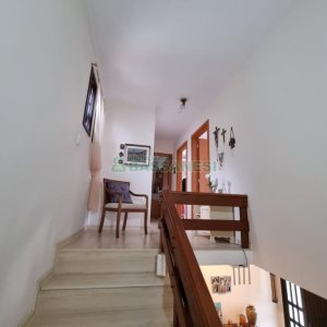 Casa com 304m², 4 dormitórios, no bairro Cinqüentenário em Caxias do Sul para Comprar