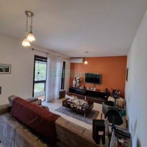 Casa com 304m², 4 dormitórios, no bairro Cinqüentenário em Caxias do Sul para Comprar