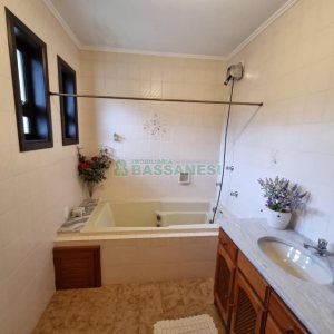 Casa com 304m², 4 dormitórios, no bairro Cinqüentenário em Caxias do Sul para Comprar