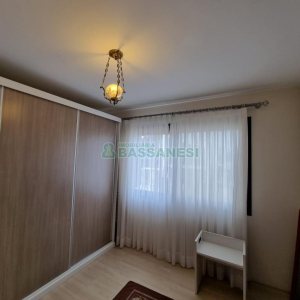 Casa com 304m², 4 dormitórios, no bairro Cinqüentenário em Caxias do Sul para Comprar