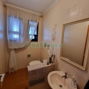 Casa com 304m², 4 dormitórios, no bairro Cinqüentenário em Caxias do Sul para Comprar
