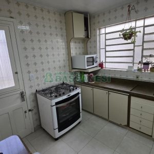Casa com 184m², 3 dormitórios, 2 vagas, no bairro Exposição em Caxias do Sul para Comprar