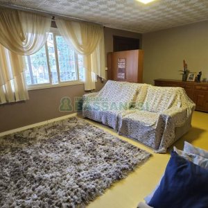 Casa com 184m², 3 dormitórios, 2 vagas, no bairro Exposição em Caxias do Sul para Comprar