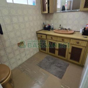 Casa com 184m², 3 dormitórios, 2 vagas, no bairro Exposição em Caxias do Sul para Comprar