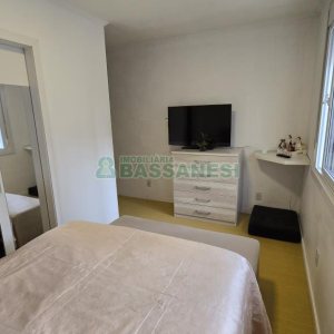 Casa com 184m², 3 dormitórios, 2 vagas, no bairro Exposição em Caxias do Sul para Comprar