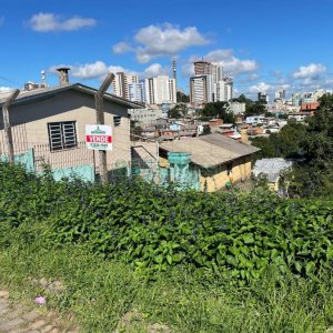 Terreno com 232m², no bairro Jardim América em Caxias do Sul para Comprar