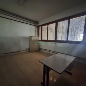 Pavilhão com 2532m², no bairro Sagrada Família em Caxias do Sul para Alugar ou Comprar