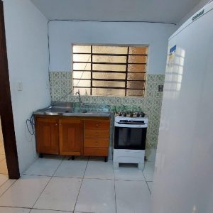 Kitinete Mobiliado com 40m², 1 dormitório, no bairro Centro em Caxias do Sul para Alugar