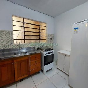 Kitinete Mobiliado com 40m², 1 dormitório, no bairro Centro em Caxias do Sul para Alugar