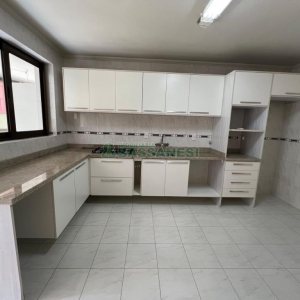 Apartamento com 260m², 3 dormitórios, 2 vagas, no bairro Rio Branco em Caxias do Sul para Comprar