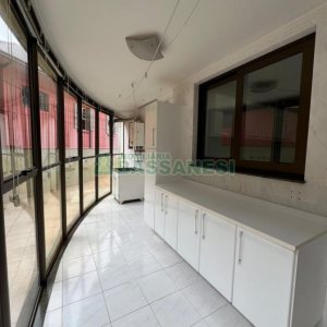 Apartamento com 260m², 3 dormitórios, 2 vagas, no bairro Rio Branco em Caxias do Sul para Comprar
