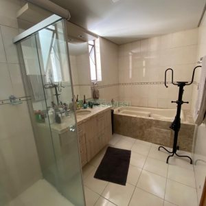 Apartamento com 260m², 3 dormitórios, 2 vagas, no bairro Rio Branco em Caxias do Sul para Comprar