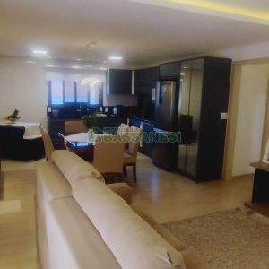 Casa com 60m², 3 dormitórios, 4 vagas, no bairro Desvio Rizzo em Caxias do Sul para Comprar