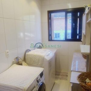 Casa com 60m², 3 dormitórios, 4 vagas, no bairro Desvio Rizzo em Caxias do Sul para Comprar