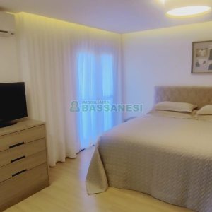 Casa com 60m², 3 dormitórios, 4 vagas, no bairro Desvio Rizzo em Caxias do Sul para Comprar