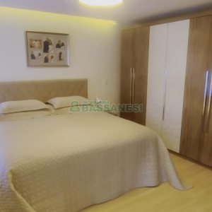 Casa com 60m², 3 dormitórios, 4 vagas, no bairro Desvio Rizzo em Caxias do Sul para Comprar