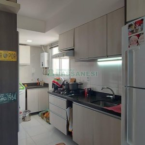 Apartamento com 50m², 2 dormitórios, 1 vaga, no bairro Vinhedos em Caxias do Sul para Comprar