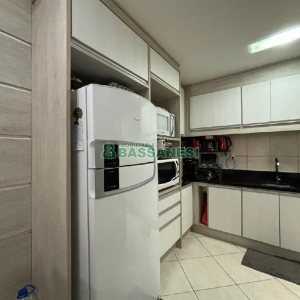 Sobrado com 135m², 3 dormitórios, 2 vagas, no bairro Vinhedos em Caxias do Sul para Comprar