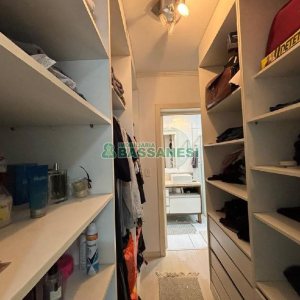 Sobrado com 135m², 3 dormitórios, 2 vagas, no bairro Vinhedos em Caxias do Sul para Comprar