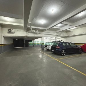 Sobrado com 135m², 3 dormitórios, 2 vagas, no bairro Vinhedos em Caxias do Sul para Comprar