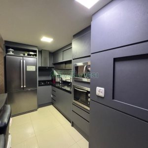 Apartamento com 91m², 3 dormitórios, 2 vagas, no bairro Panazzolo em Caxias do Sul para Comprar