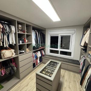 Apartamento com 91m², 3 dormitórios, 2 vagas, no bairro Panazzolo em Caxias do Sul para Comprar