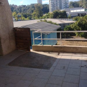 Casa com 323m², 5 dormitórios, 3 vagas, no bairro Marechal Floriano em Caxias do Sul para Comprar