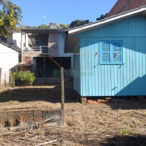 Casa com 323m², 5 dormitórios, 3 vagas, no bairro Marechal Floriano em Caxias do Sul para Comprar