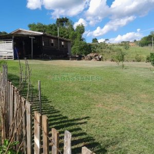 Terreno com 100m², no bairro Criúva em Caxias do Sul para Comprar