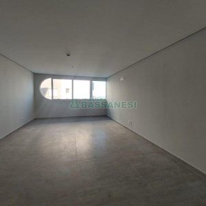 Sala com 30m², no bairro Villagio Iguatemi em Caxias do Sul para Alugar