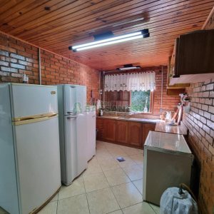 Chácara com 600m², 5 dormitórios, 2 vagas, no bairro Galópolis em Caxias do Sul para Comprar