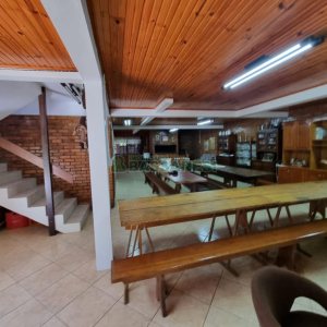 Chácara com 600m², 5 dormitórios, 2 vagas, no bairro Galópolis em Caxias do Sul para Comprar