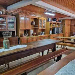 Chácara com 600m², 5 dormitórios, 2 vagas, no bairro Galópolis em Caxias do Sul para Comprar