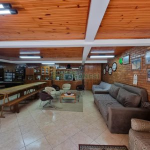 Chácara com 600m², 5 dormitórios, 2 vagas, no bairro Galópolis em Caxias do Sul para Comprar