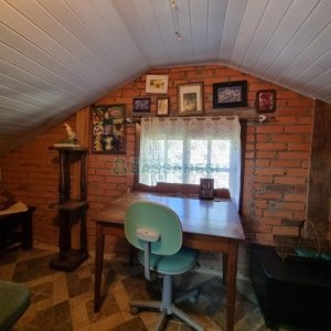 Chácara com 600m², 5 dormitórios, 2 vagas, no bairro Galópolis em Caxias do Sul para Comprar