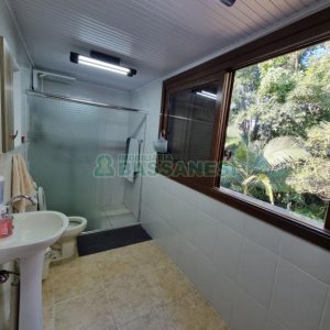 Chácara com 600m², 5 dormitórios, 2 vagas, no bairro Galópolis em Caxias do Sul para Comprar