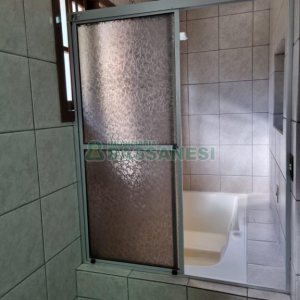 Chácara com 600m², 5 dormitórios, 2 vagas, no bairro Galópolis em Caxias do Sul para Comprar