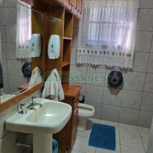 Chácara com 600m², 5 dormitórios, 2 vagas, no bairro Galópolis em Caxias do Sul para Comprar