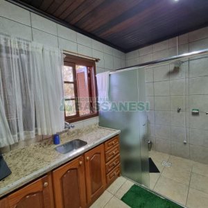 Chácara com 600m², 5 dormitórios, 2 vagas, no bairro Galópolis em Caxias do Sul para Comprar