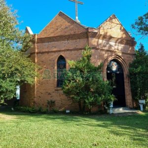 Chácara com 600m², 5 dormitórios, 2 vagas, no bairro Galópolis em Caxias do Sul para Comprar