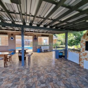 Chácara com 600m², 5 dormitórios, 2 vagas, no bairro Galópolis em Caxias do Sul para Comprar