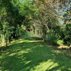 Chácara com 600m², 5 dormitórios, 2 vagas, no bairro Galópolis em Caxias do Sul para Comprar