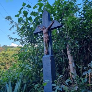 Chácara com 600m², 5 dormitórios, 2 vagas, no bairro Galópolis em Caxias do Sul para Comprar