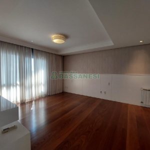 Apto Mobiliado com 340m², 3 dormitórios, 5 vagas, no bairro Exposição em Caxias do Sul para Alugar ou Comprar