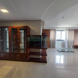 Apto Mobiliado com 340m², 3 dormitórios, 5 vagas, no bairro Exposição em Caxias do Sul para Alugar ou Comprar