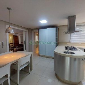 Apto Mobiliado com 340m², 3 dormitórios, 5 vagas, no bairro Exposição em Caxias do Sul para Alugar ou Comprar