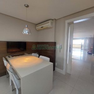 Apto Mobiliado com 340m², 3 dormitórios, 5 vagas, no bairro Exposição em Caxias do Sul para Alugar ou Comprar