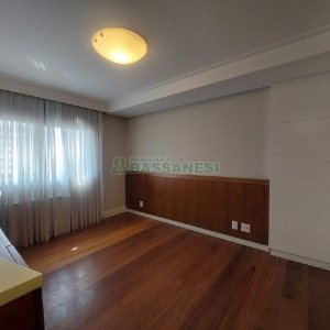 Apto Mobiliado com 340m², 3 dormitórios, 5 vagas, no bairro Exposição em Caxias do Sul para Alugar ou Comprar