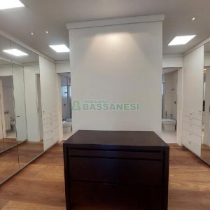 Apto Mobiliado com 340m², 3 dormitórios, 5 vagas, no bairro Exposição em Caxias do Sul para Alugar ou Comprar